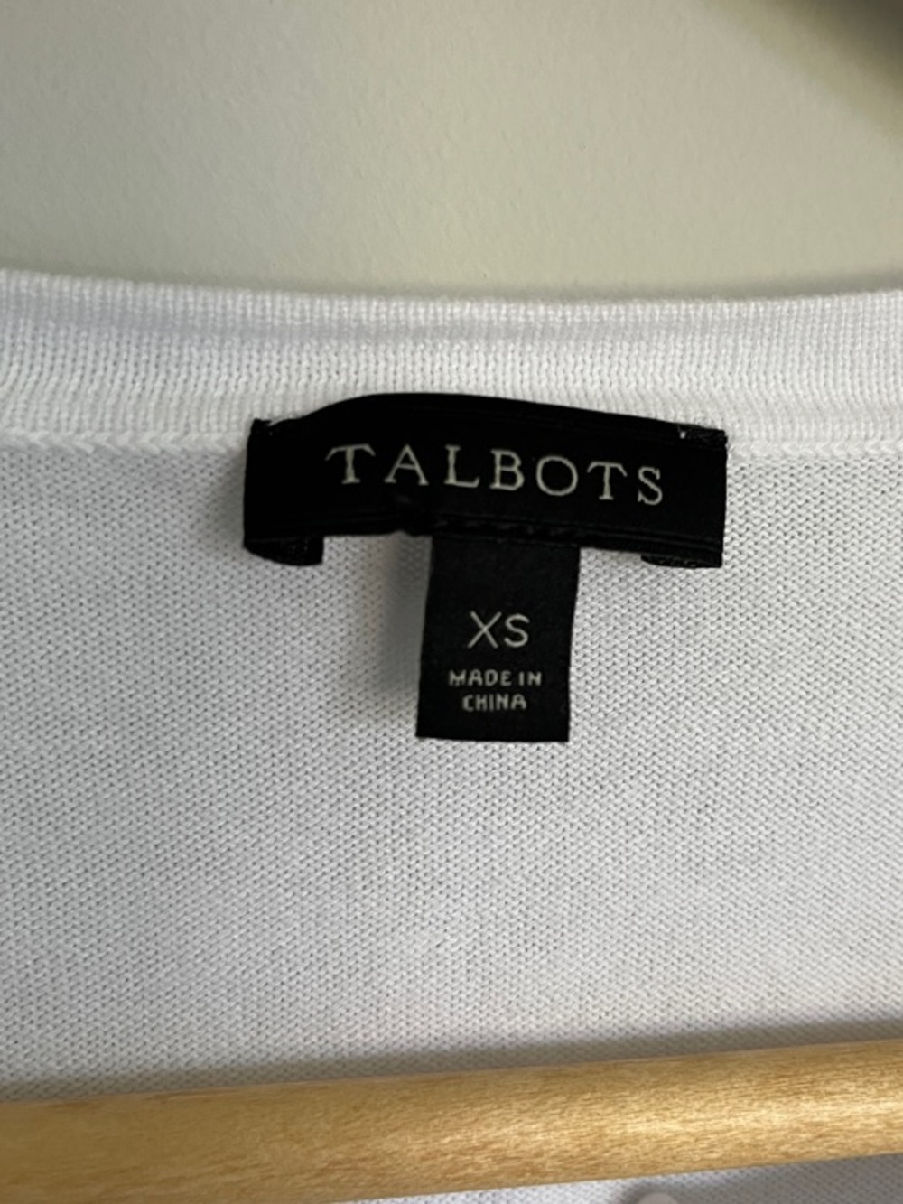 Talbots Charming Cardigan White Scalloped - Size XS - NWOT - Picture 4 of 6